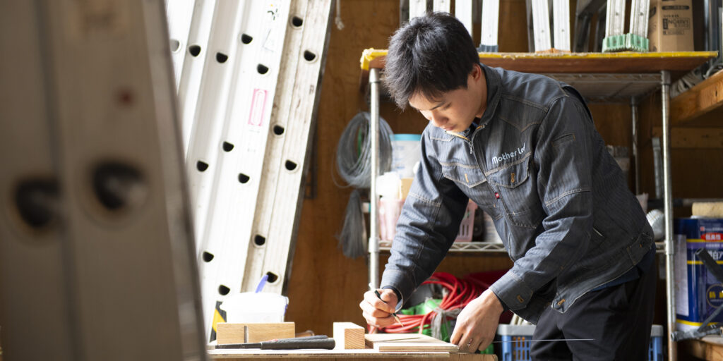 施工（クロスの職人）