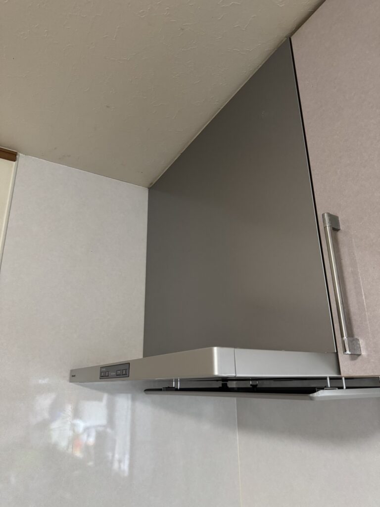 掃除が億劫、、、掃除簡単レンジフードに取替!