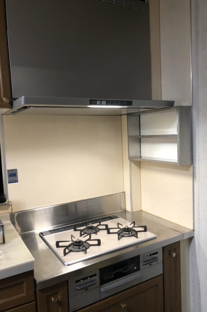 寒い浴室を温かく、気になるコンロとレンジフードを掃除のしやすいものに！