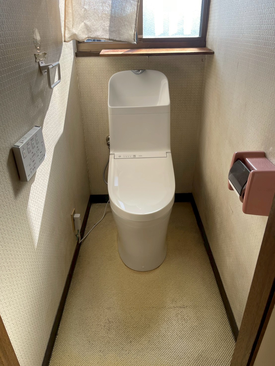 交換後のトイレはTOTOのZR1